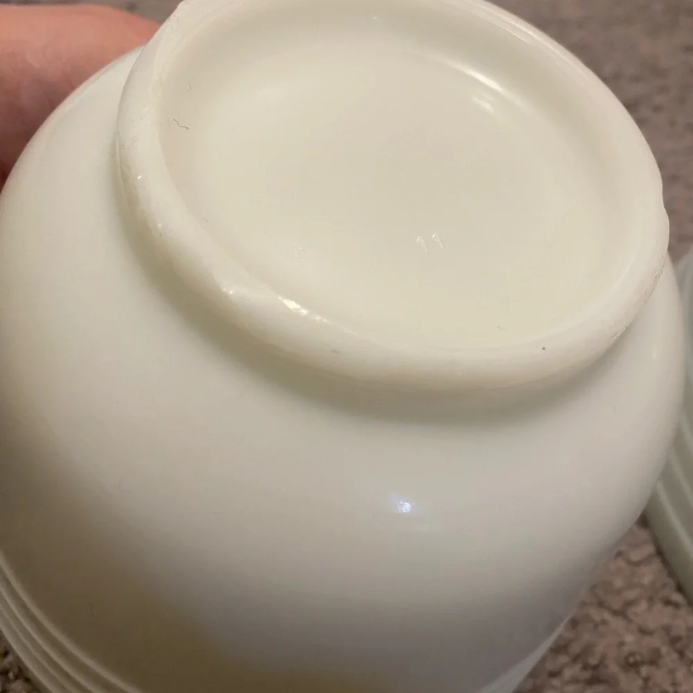 Pyrex Milk glass Mixing bowls Vtg ribbed
